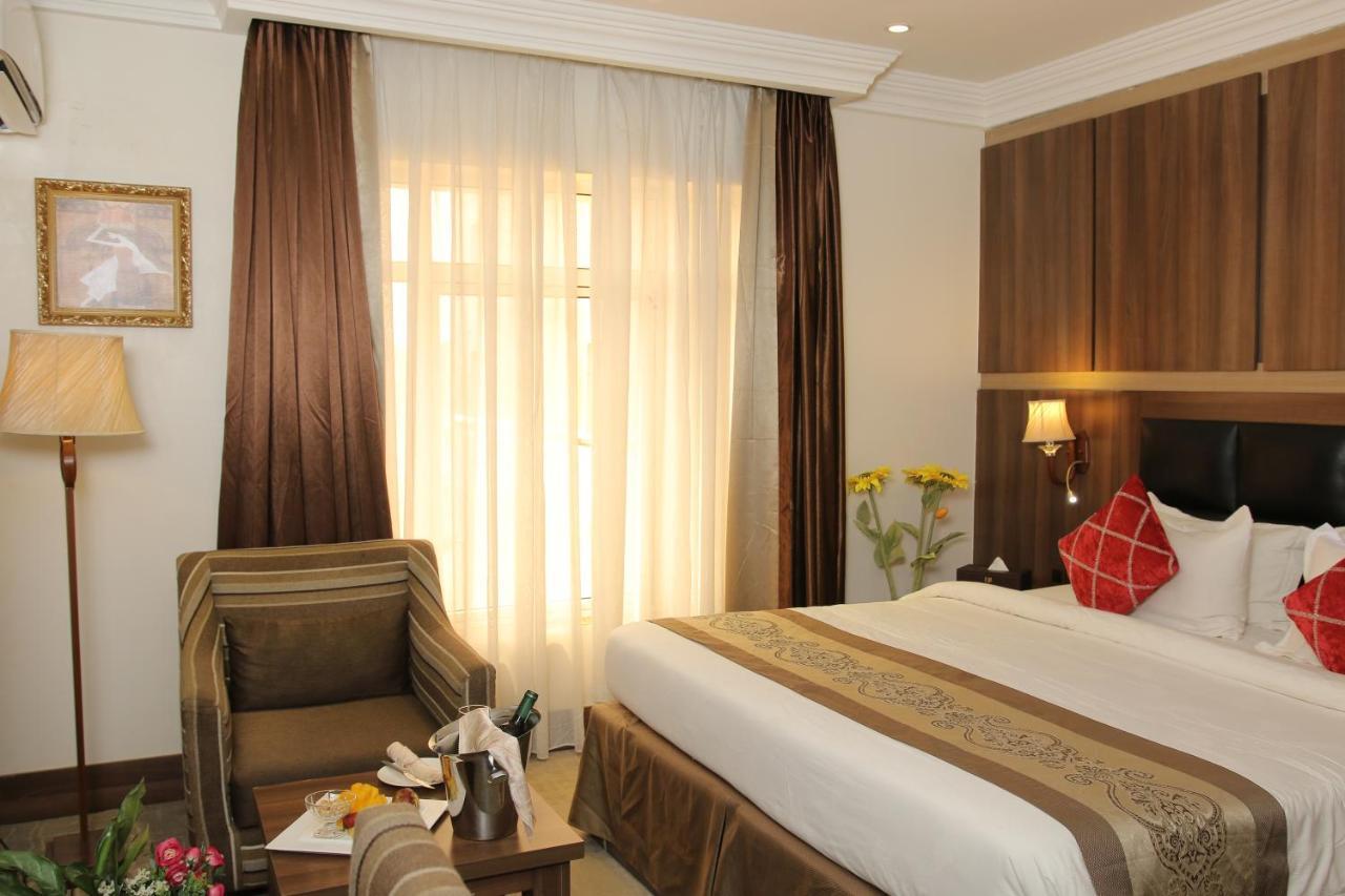 Grand Pela Hotel & Suites アブジャ エクステリア 写真