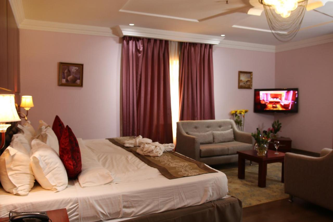 Grand Pela Hotel & Suites アブジャ エクステリア 写真