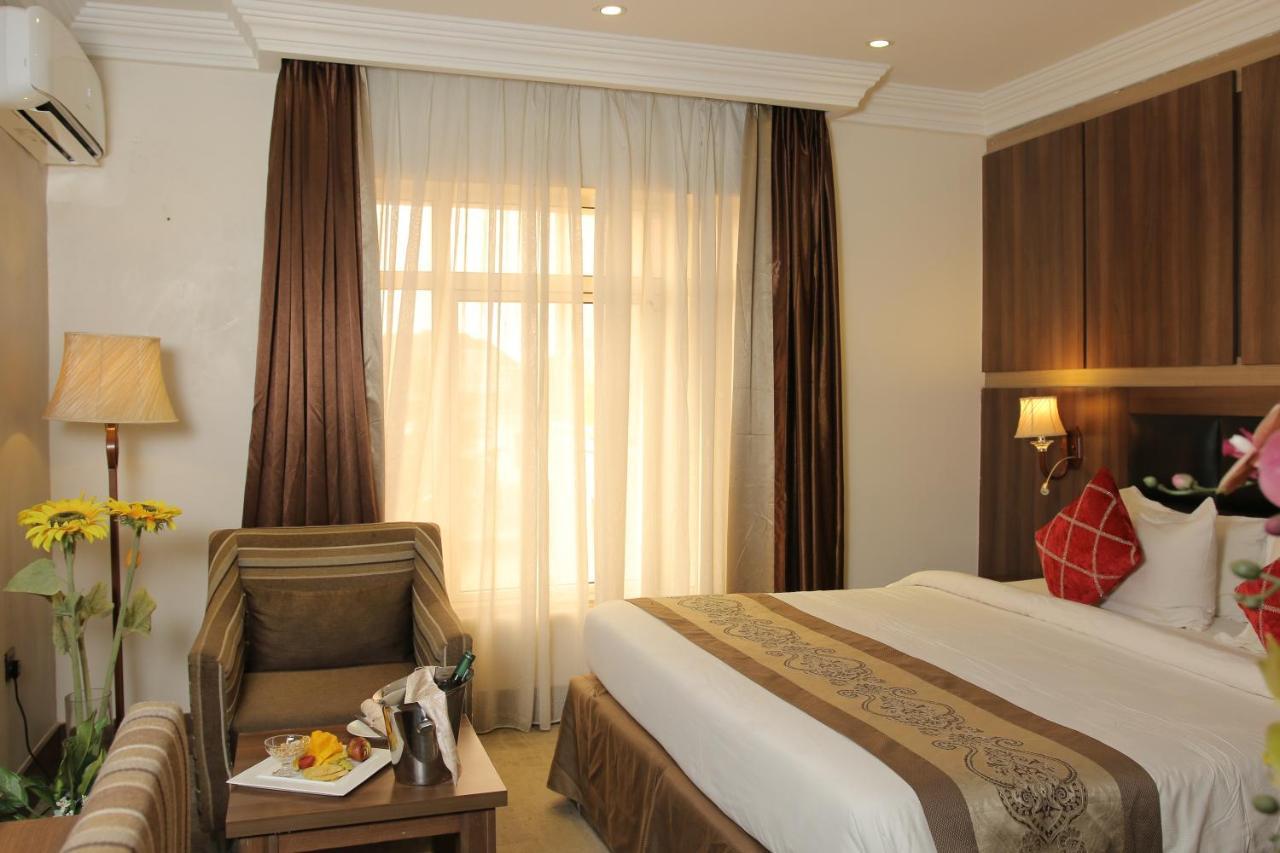 Grand Pela Hotel & Suites アブジャ エクステリア 写真