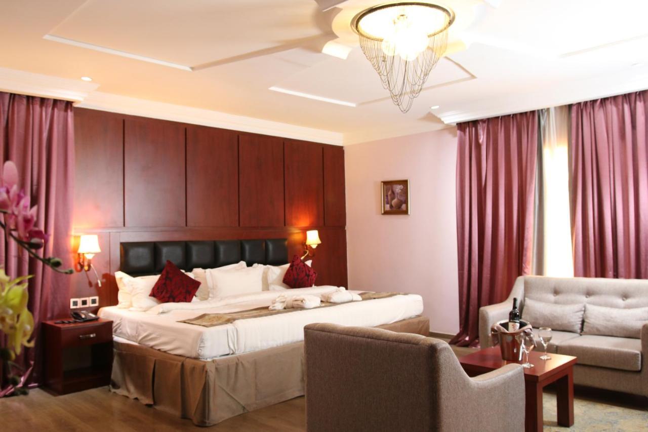 Grand Pela Hotel & Suites アブジャ エクステリア 写真