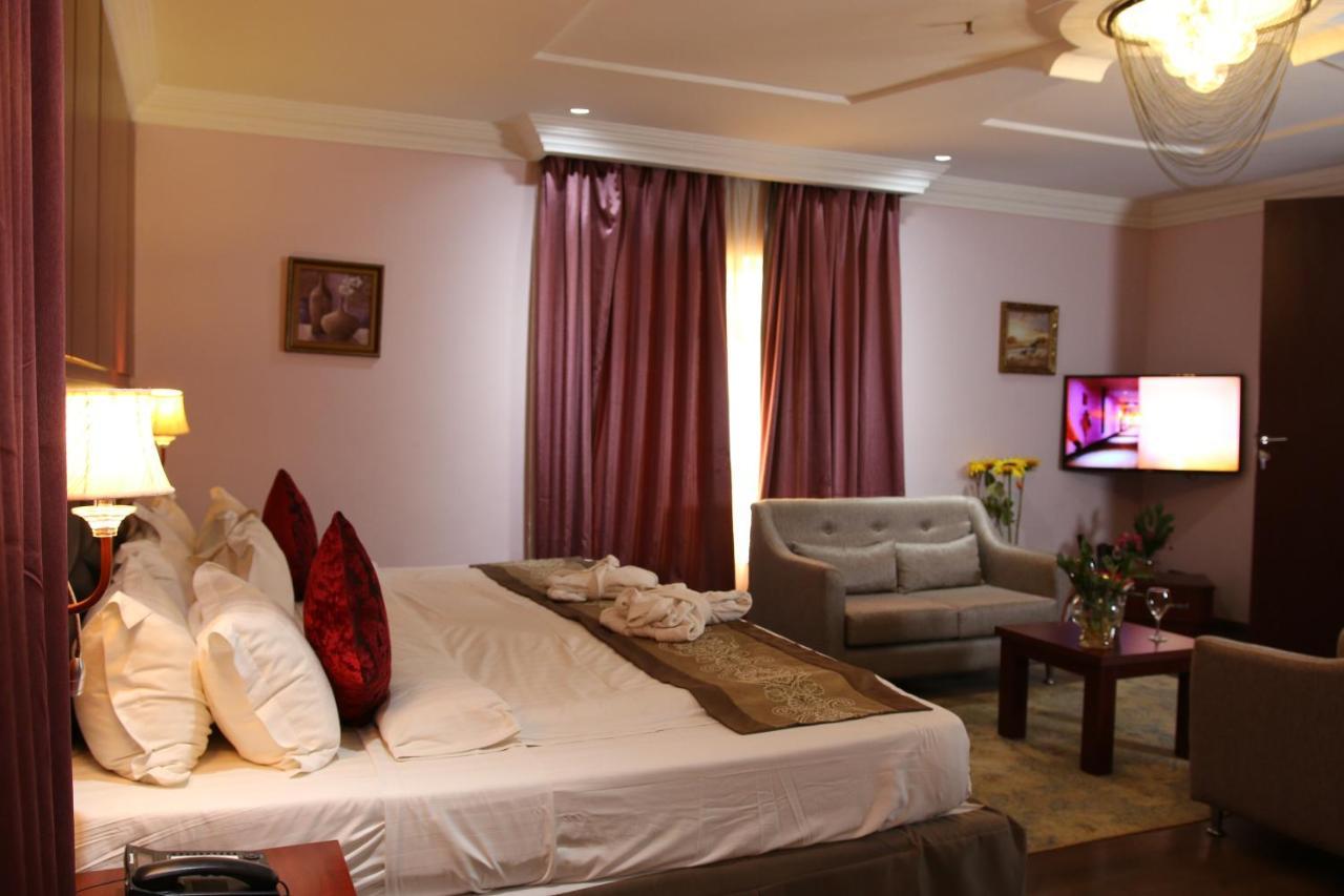 Grand Pela Hotel & Suites アブジャ エクステリア 写真