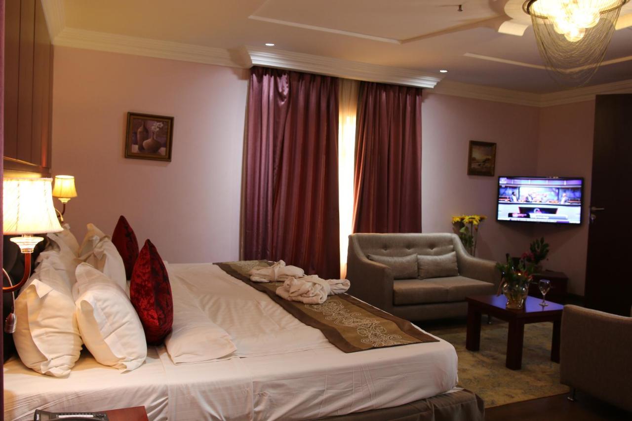 Grand Pela Hotel & Suites アブジャ エクステリア 写真