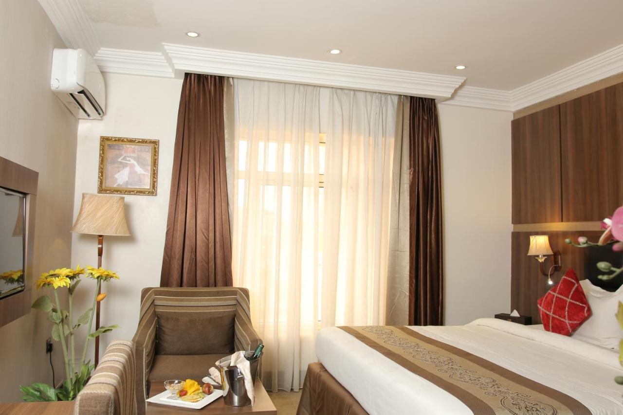 Grand Pela Hotel & Suites アブジャ エクステリア 写真