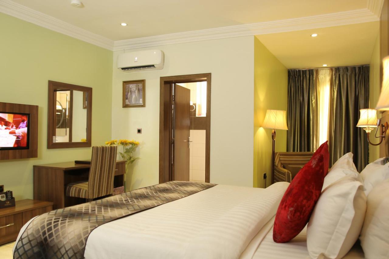 Grand Pela Hotel & Suites アブジャ エクステリア 写真