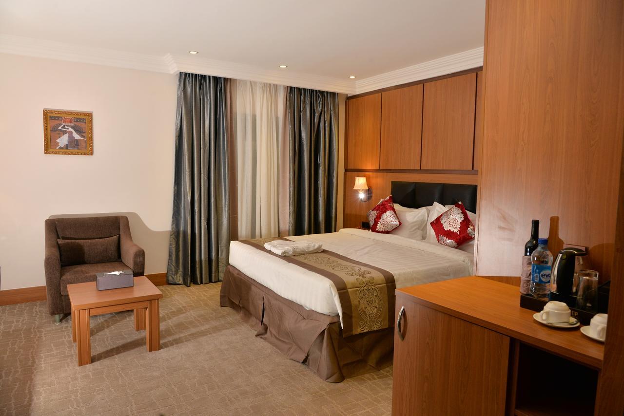 Grand Pela Hotel & Suites アブジャ エクステリア 写真